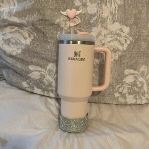 NWT Bedazzled Light Pink Bloom Stanley 40 oz‎